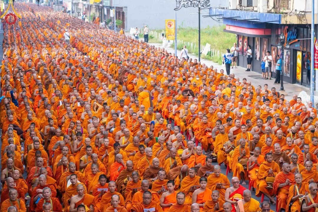 10,000 Monks in Hat Yai